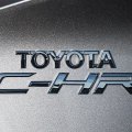 Продажи обновленного кроссовера Toyota C-HR начнутся до конца 2019 года