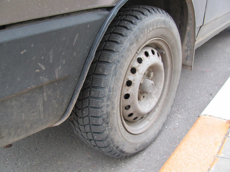 Какой штраф грозит летом за зимние шины на автомобиле? 