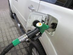 Почему у одной сети АЗС могут различаться цены на топливо?