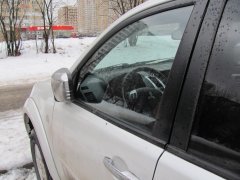 Почему опытные водители на парковке никогда не складывают зеркала?