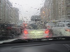 Обязательные рекомендации и «лайфхаки» специалистов при управлении автомобилем в дождь