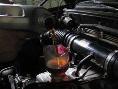 Требуется ли промывка двигателя при стандартной замене масла?