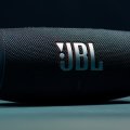 Обзор JBL Charge 5: красиво, громко, автономно